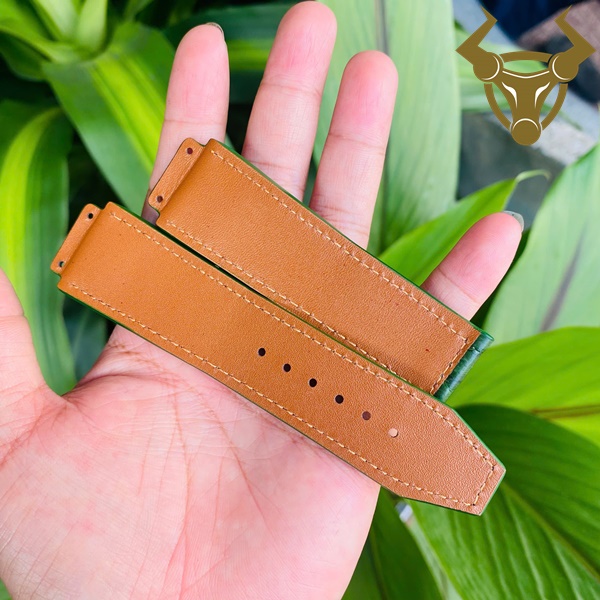 Phong cách thời thượng từ dây đồng hồ Hublot da cá sấu xanh Dây đồng hồ Hublot da cá sấu xanh lá sang trọng, kích thước 19-25-22mm.