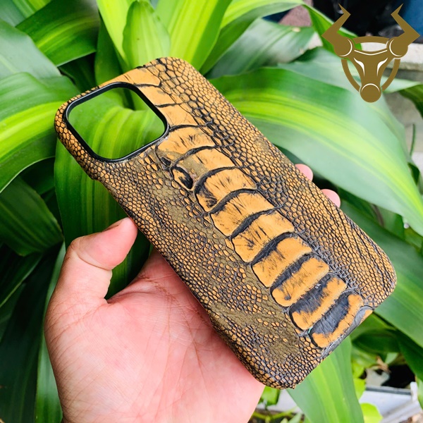 Ốp Lưng iPhone 16 Pro Max Da Gai Chân Thật – Phong Cách Khác Biệt Ốp lưng da chân đà điểu wax full viền cho iPhone 16 Pro Max.