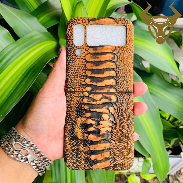 Ốp Da Chân Đà Điểu Samsung Z Flip4 – Sang Trọng Và Khác Biệt Ốp lưng Samsung Z Flip4 da chân đà điểu wax cao cấp.