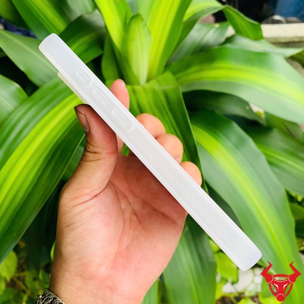 Bảo vệ Tuyệt đối Phôi Ốp Lưng Da iPhone 16Pro Viền Trắng Ốp lưng da iPhone 16Pro viền trắng bảo vệ tuyệt đối, chắc chắn, dễ thiết kế.