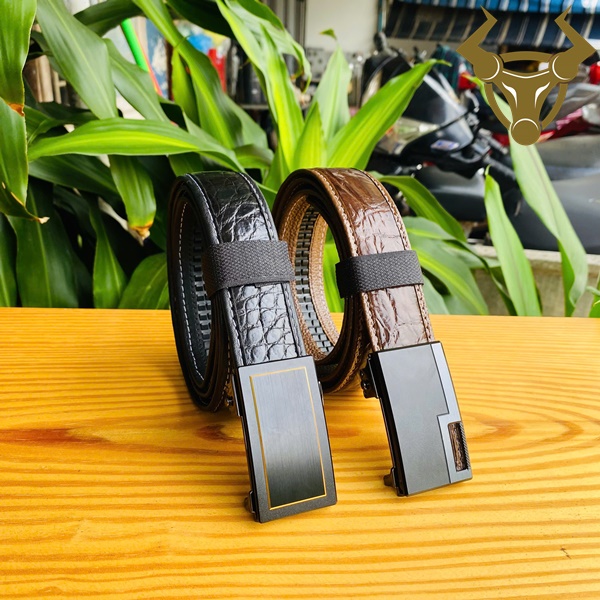 Thắt lưng FAA9B2 – lựa chọn số 1 cho doanh nhân Thắt lưng thời trang da cá sấu nâu đỏ, khóa ray tiện dụng, viền tinh tế