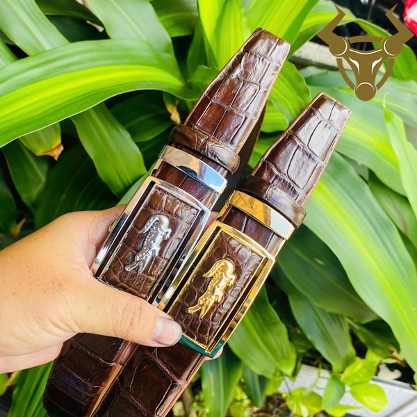 Thắt lưng da cá sấu TLA4B2 – sự lựa chọn của phái mạnh Thắt lưng da cá sấu bản lớn dây liền, khóa kim sáng, phong cách quý ông