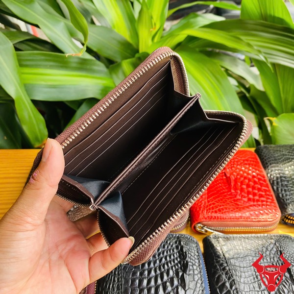 Phụ Kiện Da Thật – Ví Mini Nâu Cá Sấu Cho Phái Mạnh Ví mini da cá sấu nâu đất – nhỏ mà đựng được nhiều