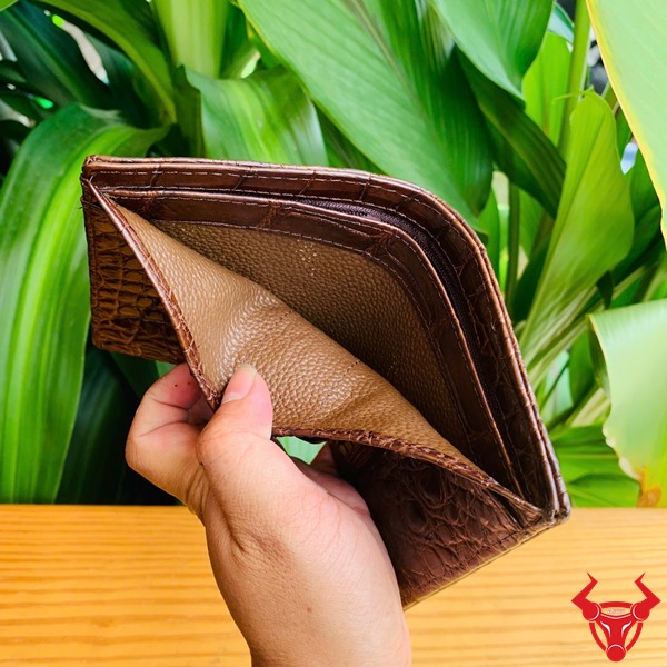 Ví Đứng VLA8 Da Cá Sấu Bụng – Thời Trang Bền Bỉ Ví da cá sấu VLA8 – Sang trọng, bền bỉ, thời trang.