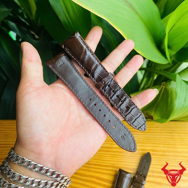 Dây Đồng Hồ Da Cá Sấu Nâu Đất Size 22-18mm Cao Cấp Dây da cá sấu size 22-18mm màu nâu đất cao cấp.