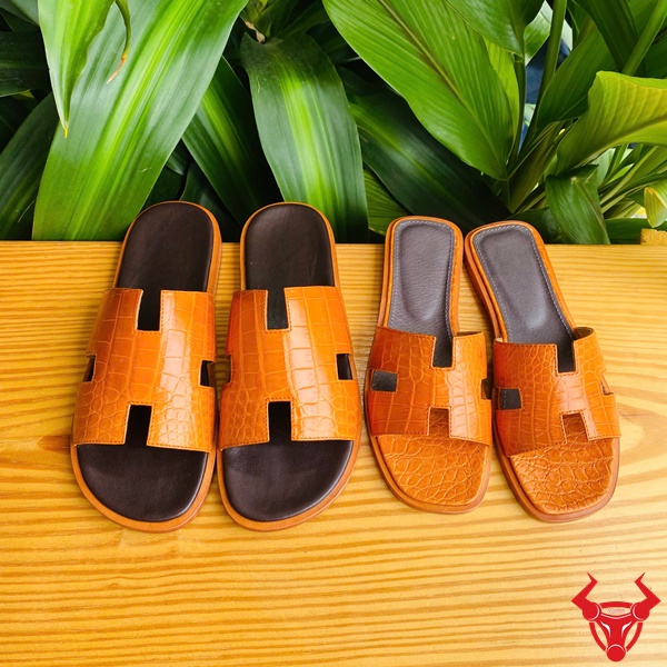 Dép nữ DJBA9 chữ H nâu bò sáng cao cấp. Dép DJA8 chữ H da cá sấu nâu bò sáng thanh lịch.