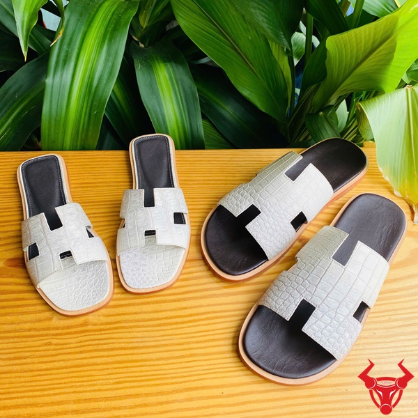 Dép Da Cá Sấu Bạch Tạng DJA8 Size 42 – Thời Trang Quý Ông Dép da cá sấu bạch tạng DJA8 size 42 cho nam cao cấp.