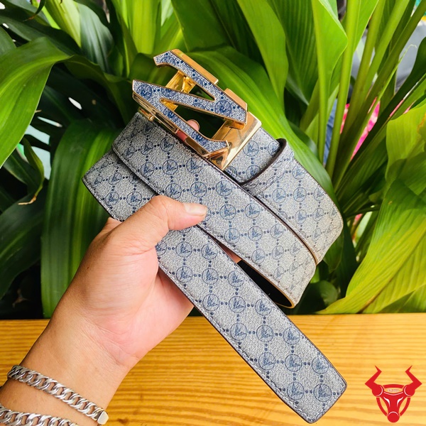 Thắt Lưng Nam Da Bò TLRN12 Màu Xám Khóa Ray Trượt Sang Trọng Thắt lưng nam cao cấp TLRN12 da bò màu xám sang trọng, khóa ray trượt.