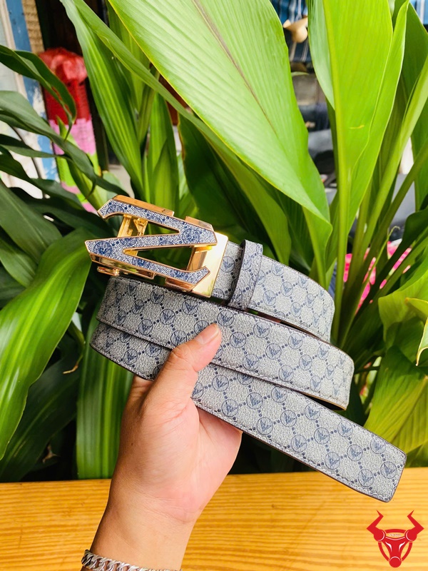 Thắt Lưng Nam Da Bò Xám TLRN12 Khóa Ray Trượt Thời Trang Thắt lưng nam da bò TLRN12 màu xám, thiết kế khóa ray trượt thời trang.