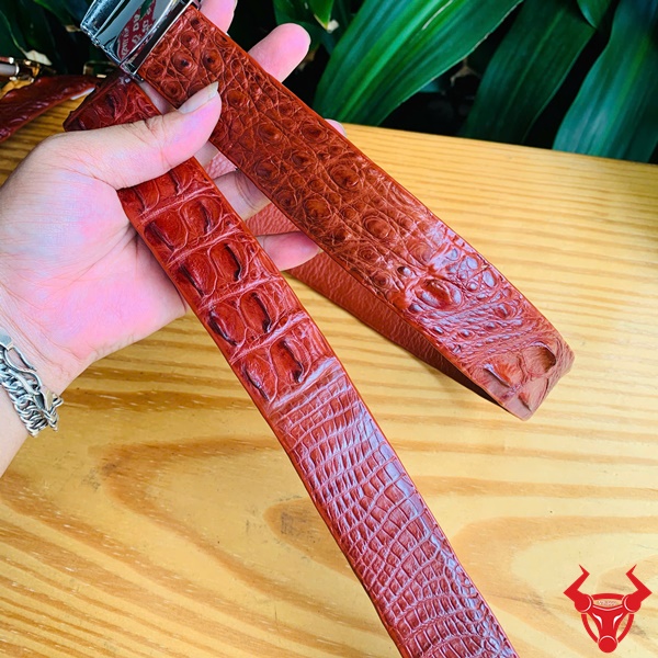 Thắt Lưng Nam Da Cá Sấu Nối Sang Trọng Và Lịch Lãm Thắt lưng nam da cá sấu nối bản 3.5cm màu đỏ nâu.