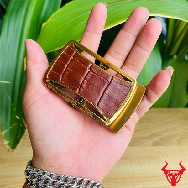 K133 – Mặt Khóa Thắt Lưng Nam Sang Trọng Và Bền Bỉ Mặt khóa thắt lưng da cá sấu K133 cao cấp cho nam.