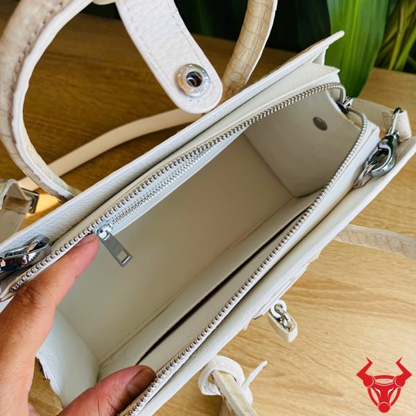 Bên trong túi Hermes Da Cá Sấu Bạch Tạng VR360