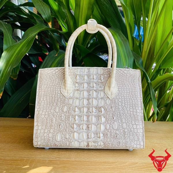 Mặt sau túi Hermes Da Cá Sấu Bạch Tạng