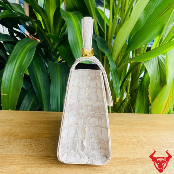 SBT03 – Túi Xách Da Cá Sấu Trắng Thanh Lịch Và Sang Trọng Túi da cá sấu bạch tạng cao cấp SBT03 dành cho nữ giới quý phái.