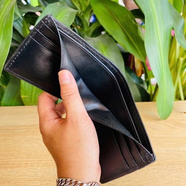 Ví mini da cá sấu vảy rồng VFAA5 – tinh hoa của phong cách quý ông.