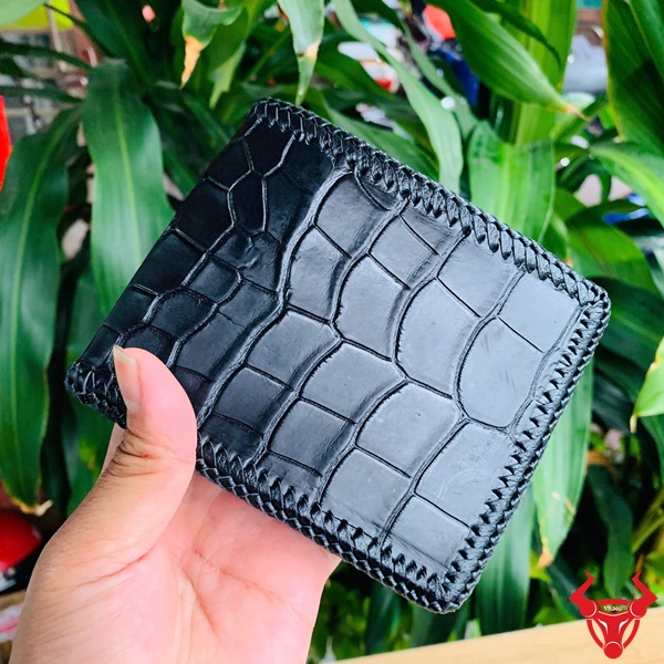 Phụ Kiện Đẳng Cấp Ví Nam Lịch Lãm Da Cá Sấu VEA8 Cá Tính Ảnh sản phẩm ví da cá sấu Thái Lan VEA8 2 mặt đan viền, phong cách sang trọng nam tính, cầm tay.