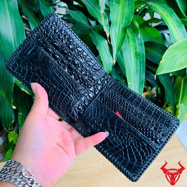 Đan Viền Sang Trọng Trên Ví Nam Cao Cấp Da Cá Sấu VEA8 Ảnh ví da cá sấu Thái Lan VEA8 2 mặt, đan viền đẳng cấp, cầm tay phong cách cá tính lịch lãm.