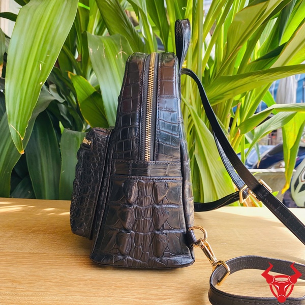 Balo Cá Sấu Gù Đen Cao Cấp DBA4 Cho Nữ Balo nữ da cá sấu màu đen thiết kế hiện đại DBA4.