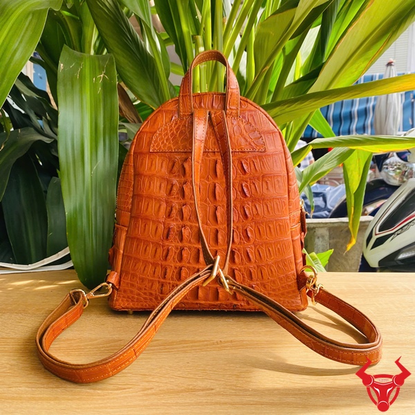 Balo Nữ Vàng Bò Cao Cấp – Da Cá Sấu Gù DBA4 Balo nữ màu vàng bò da cá sấu gù thời trang.