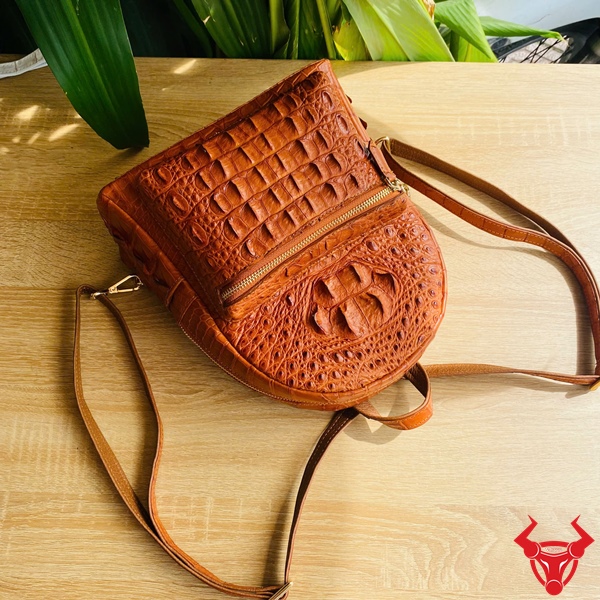 Balo Thời Trang Nữ Da Cá Sấu Gù Vàng Bò Balo nữ da cá sấu gù vàng bò sang trọng.