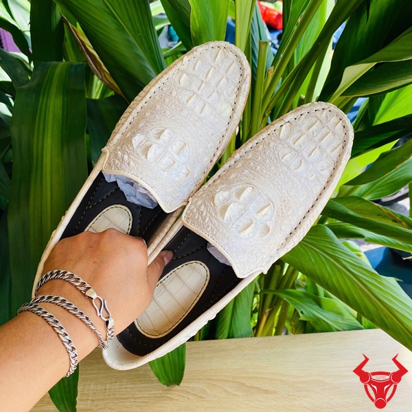 Giày Tây Da Cá Sấu Bạch Tạng Tinh Tế – Đế Da Giày bạch tạng da cá sấu cao cấp thời thượng.