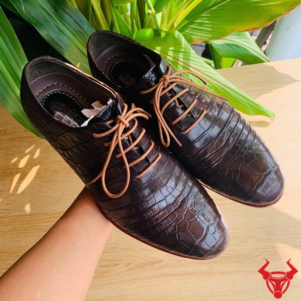 Giày da cá sấu thủ công sau 5 năm sử dụng