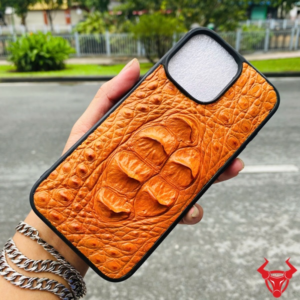 Ốp Lưng iPhone 16 Promax Da Cá Sấu Gù Lớn – Biểu Tượng Của Vị Thế Ốp lưng cao cấp từ da cá sấu gù lớn – tôn vinh giá trị và phong cách sống đẳng cấp.