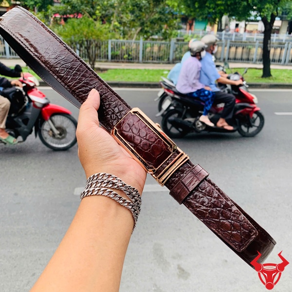 Thắt Lưng Cá Sấu Bản Lớn 4cm Màu Nâu Đất Thắt lưng nam cá sấu màu nâu đất bản 4cm.