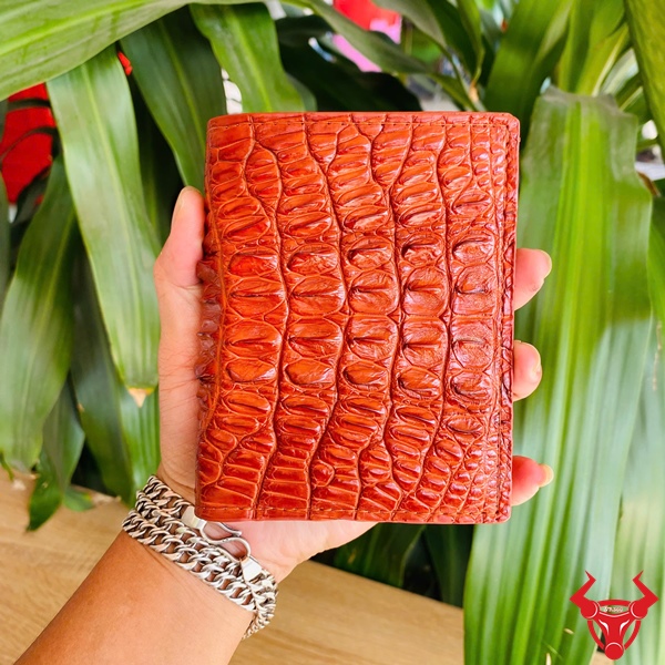 Ví Nam Da Gai Lưng Cá Sấu Nâu Đỏ Sáng Cao Cấp – VJA1 Ví nam da cá sấu gai lưng màu nâu đỏ sáng cao cấp.