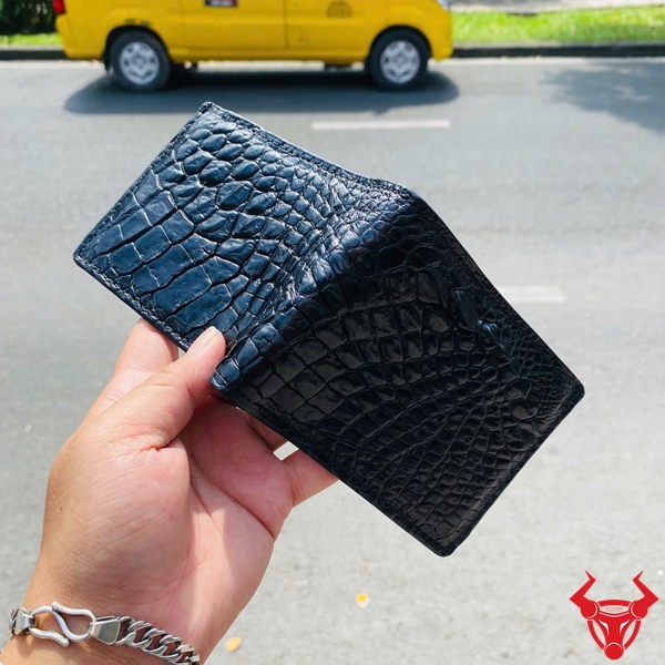 Ví Nam Cá Sấu Thiết Kế Sờn Cạnh Thời Trang Ví nam da cá sấu gai tay bền đẹp màu đen.