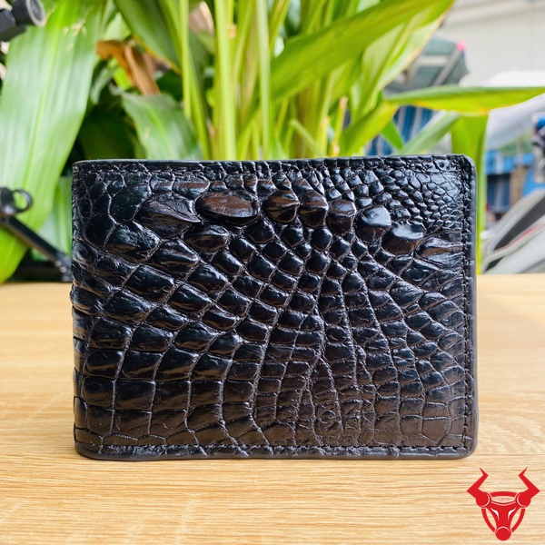 Ví Nam Da Cá Sấu Gai Tay VBAA5 Cao Cấp Màu Đen Ví nam da gai tay cá sấu thiết kế sờn cạnh màu đen.