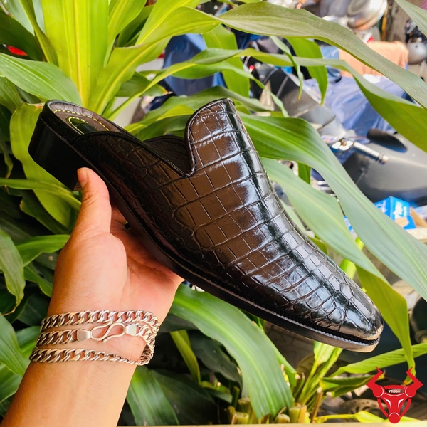Giày Sục Da Cá Sấu Trơn Nam Đẳng Cấp Giày sục da bụng cá sấu GDA8 cho quý ông.