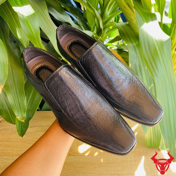 Giày Tây Nam Da Chân Đà Điểu Trơn GBD1 Màu Đen Giày tây nam da chân đà điểu trơn màu đen.