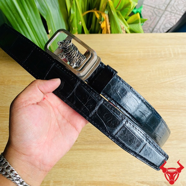 Thắt Lưng Cá Sấu Khóa Hổ Trắng – Phong Cách Doanh Nhân Thắt lưng da cá sấu đen cao cấp phong cách doanh nhân