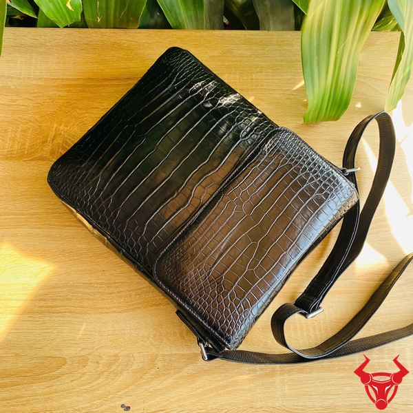 Thiết Kế Túi Da Cá Sấu TYC05 – Đẳng Cấp Thủ Công Túi nghệ thuật da cá sấu TYC05.