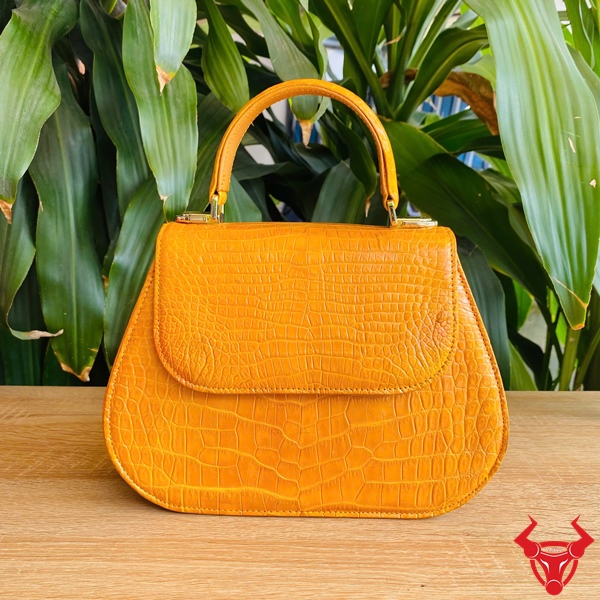 TALA8 Màu Vàng – Túi Xách Sang Trọng Cho Quý Cô Túi xách nữ TALA8 da bụng cá sấu vàng cao cấp.