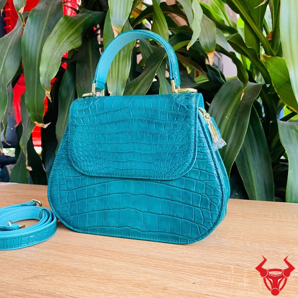 Túi Da Cá Sấu Màu Xanh Ngọc Chính Hãng Túi xách nữ da bụng cá sấu màu xanh ngọc.