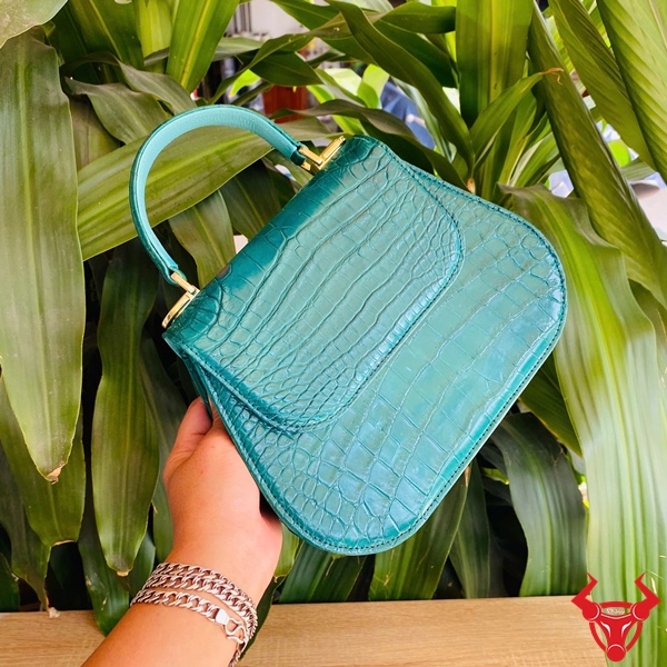 Túi Da Cá Sấu Nữ Xanh Ngọc Thanh Lịch Túi xách thời trang màu xanh ngọc da cá sấu.