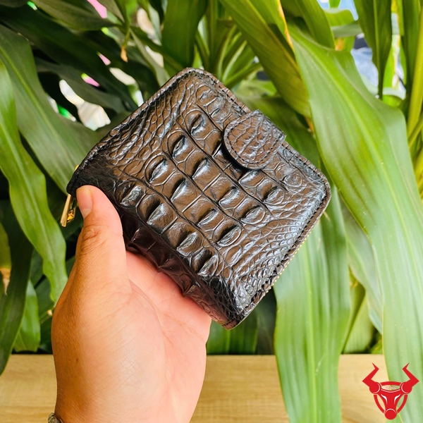 Ví Da Cá Sấu Nữ VRBA1 Thiết Kế Tiện Dụng Ví da cá sấu nữ có khóa gài bên ngoài