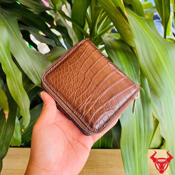 Ví Nữ Da Cá Sấu Nâu Đất Có Khóa Gài Ví da cá sấu nữ có khóa gài bên ngoài