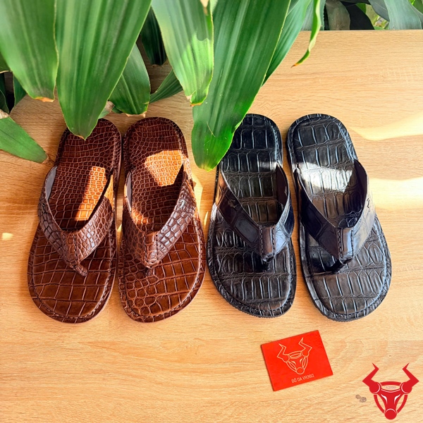 Dép kẹp cá sấu hoàn thiện tinh tế.