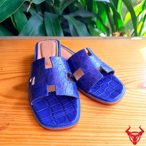 Vân da cá sấu thật tự nhiên trên dép nữ DJBA9
