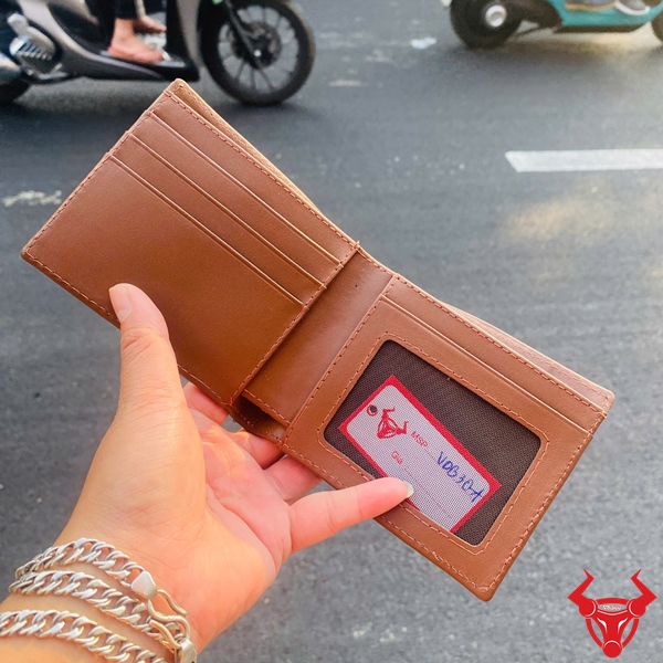Ví Nam Form Ngang VDB30-A Da Bò Thật Ví da bò nam VDB30-A thiết kế bền bỉ và thanh lịch.