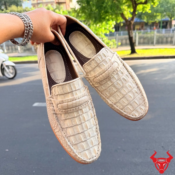Giày lười da cá sấu gai lưng GCA1 bạch tạng size 42 cao cấp Giày lười da cá sấu gai lưng trắng bạch tạng size 42 cao cấp