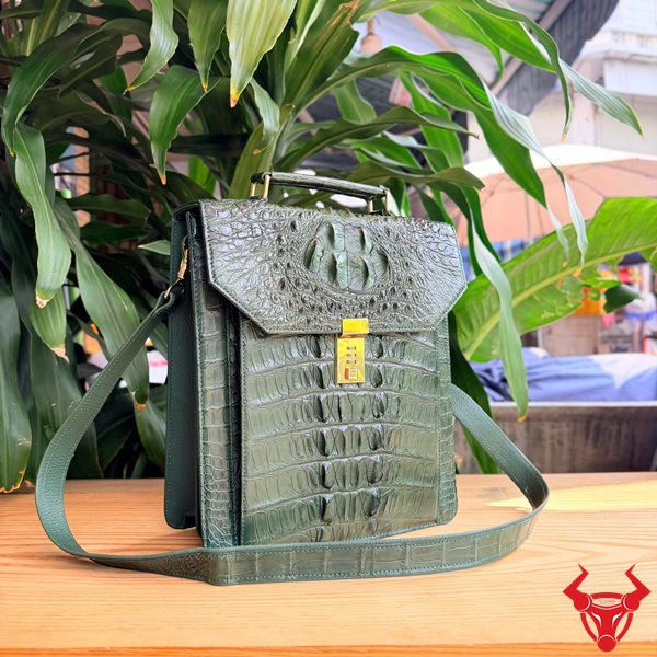 Cặp Công Sở Nam Da Cá Sấu CTA4 Xanh Lá Sang Trọng Cặp công sở nam da cá sấu CTA4 xanh lá