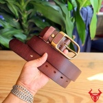 Da bò Veg-Tan full grain là loại da nguyên bản, thuộc thảo mộc, càng dùng càng đẹp – càng đeo càng lên giá trị.