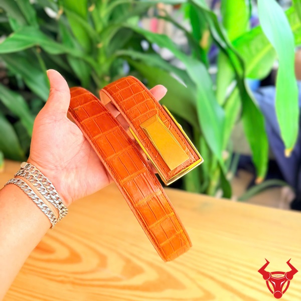 Thắt lưng da cá sấu TSK131-B sang trọng lịch lãm Thắt lưng da cá sấu TSK131-B vàng cam sang trọng