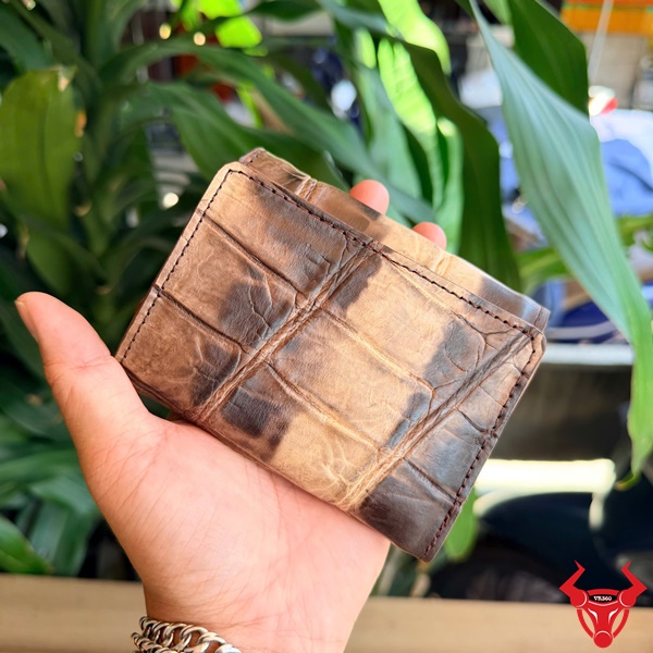 Ví Nữ Da Cá Sấu VRA8 Nâu Coffee Tiện Dụng Ví nữ da cá sấu VRA8 màu nâu coffee tiện dụng