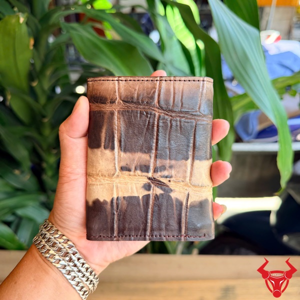 Ví 3 Gấp Nữ VRA8 Da Cá Sấu Cao Cấp Nâu Coffee Ví nữ da cá sấu VRA8 màu nâu coffee tiện lợi