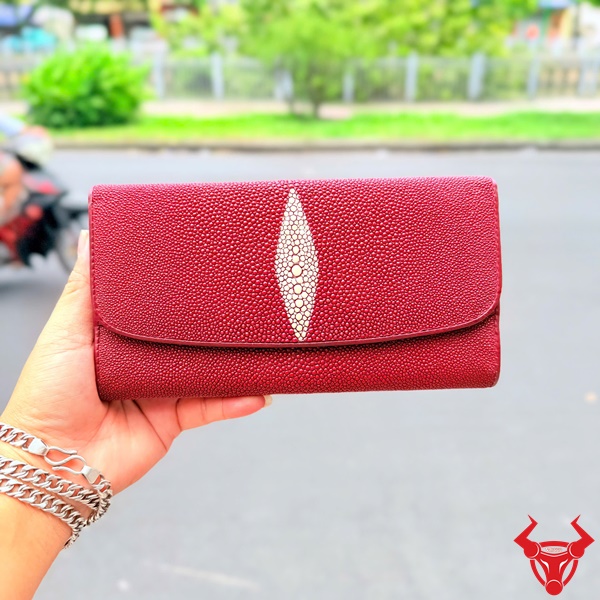 Ví Cầm Tay Nữ Da Cá Đuối Đỏ BLA17 Cao Cấp Ví cầm tay nữ 3 gấp da cá đuối màu đỏ cao cấp sang trọng